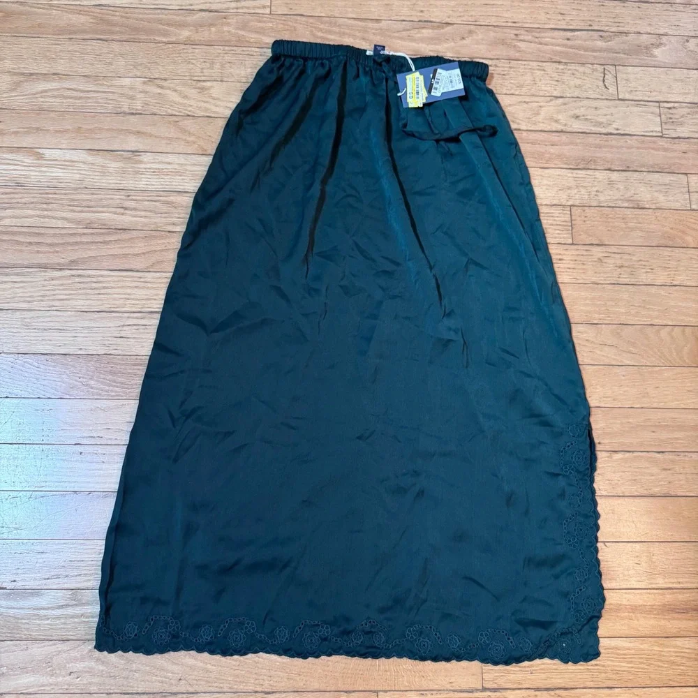Universal Thread Womens Cutwork Satin Maxi Skirt Dark Green XS NWT